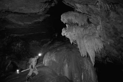 Chris Fry in Nettlebed Cave