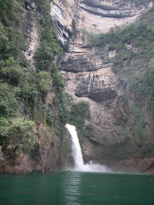 Resurgence dropping into the newly created Furong reservoir