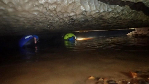 Malcom looking into Sump 5 (pic: Gareth Davis)